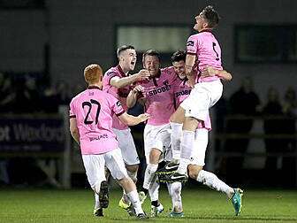 WATCH: Lee Chin on target as W...